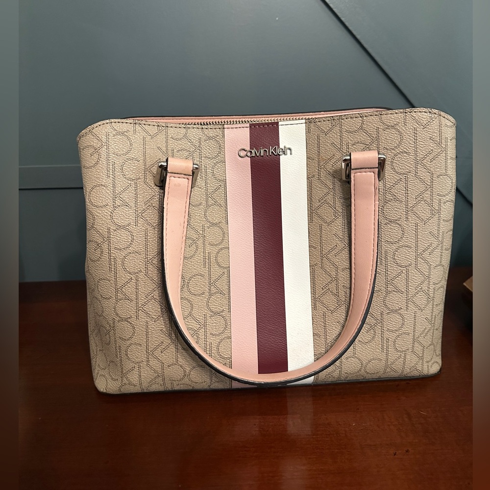 Calvin Klein Purse (offers welcome- baby essentials fund 🍼)